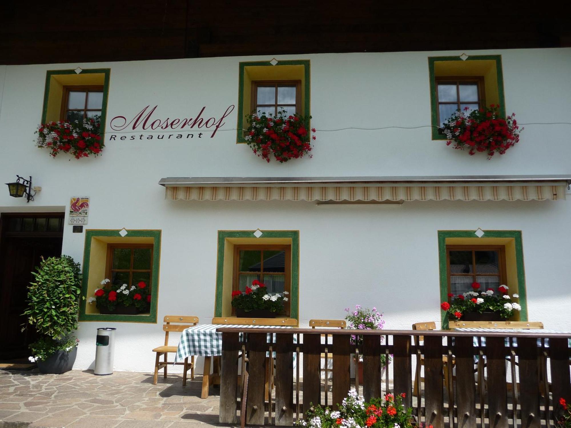 Berggasthaus Agritur Moserhof Braies  Extérieur photo