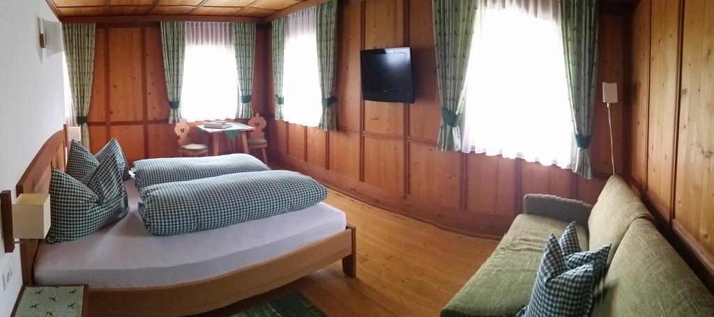 Berggasthaus Agritur Moserhof Braies  Extérieur photo